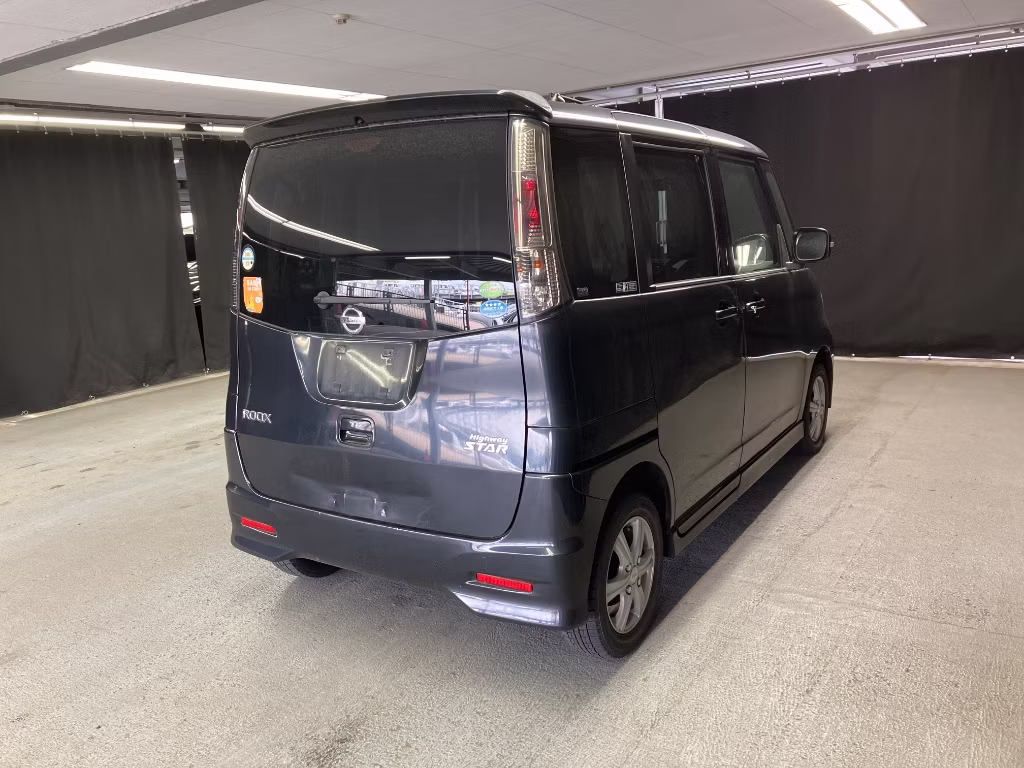NISSAN ROOX