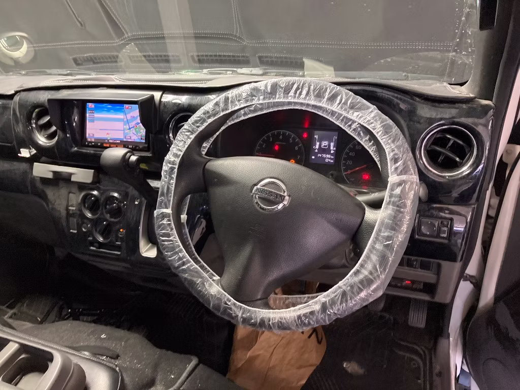 NISSAN NV350 CARAVAN