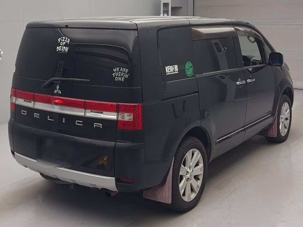 MITSUBISHI DELICA D:5