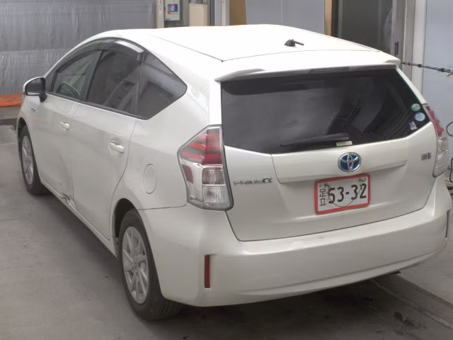 TOYOTA PRIUS ALPHA