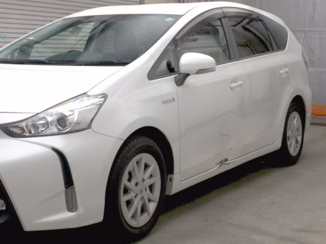 TOYOTA PRIUS ALPHA