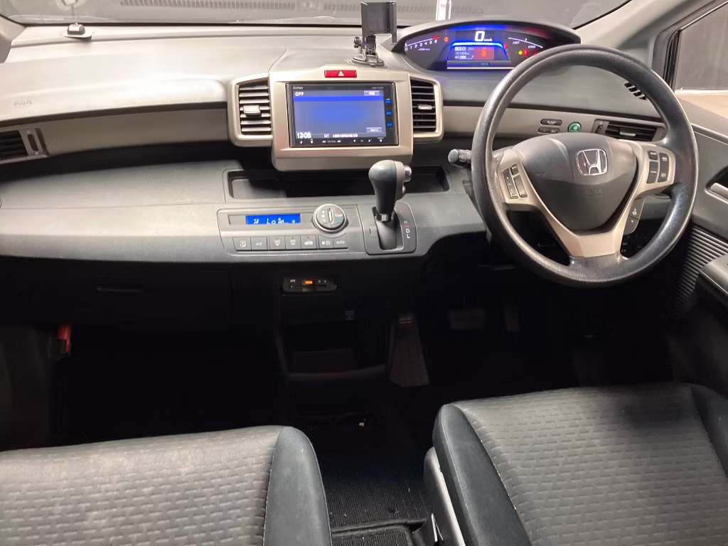 HONDA FREED SPIKE