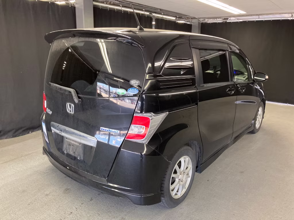 HONDA FREED SPIKE