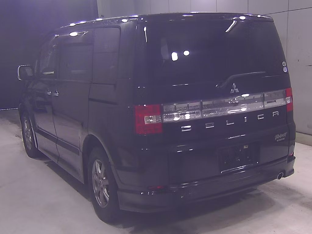 MITSUBISHI DELICA D:5