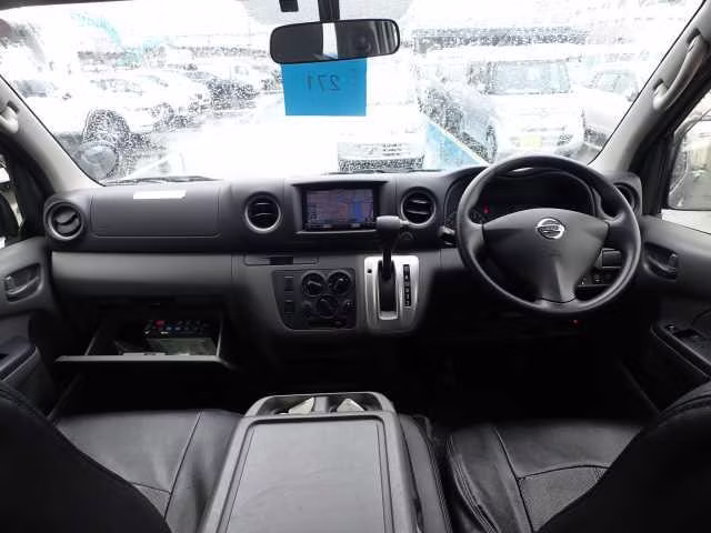 NISSAN NV350 CARAVAN