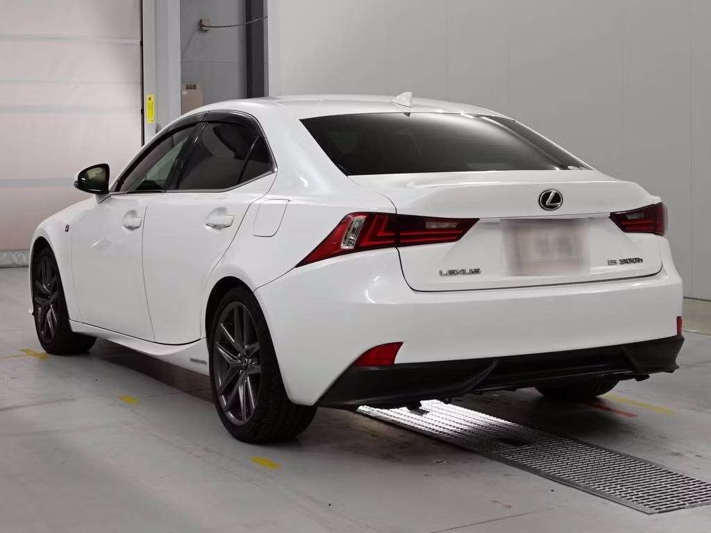 LEXUS IS300H