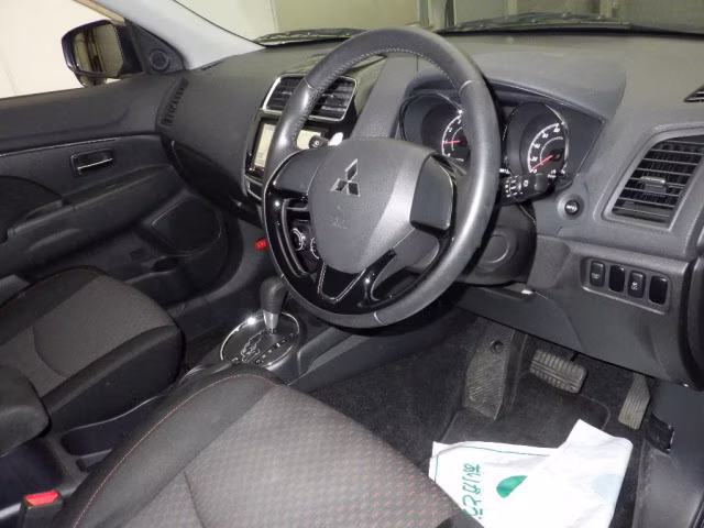 MITSUBISHI RVR