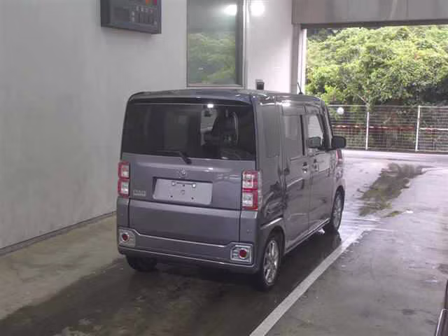 TOYOTA PIXIS MEGA