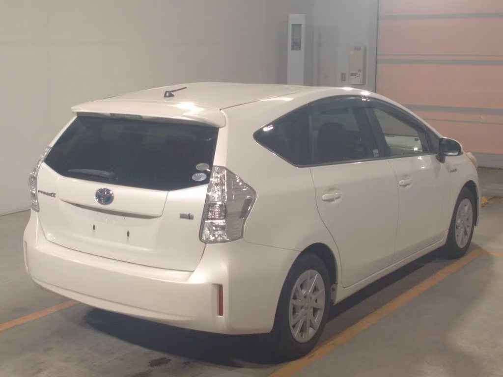 TOYOTA PRIUS ALPHA