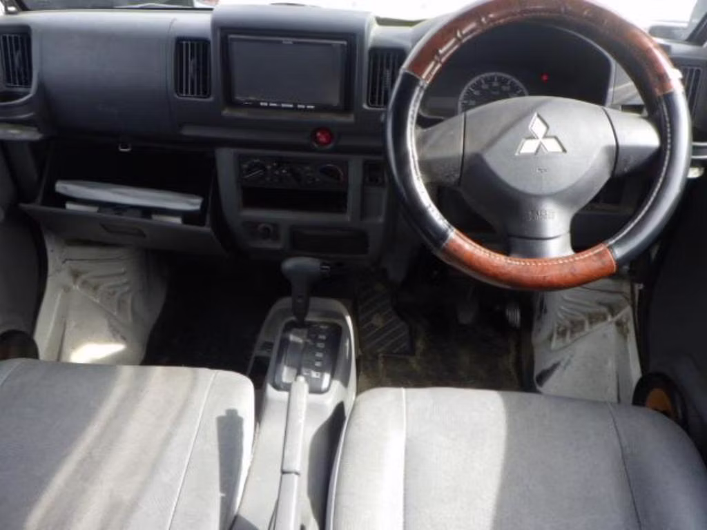 MITSUBISHI MINICAB