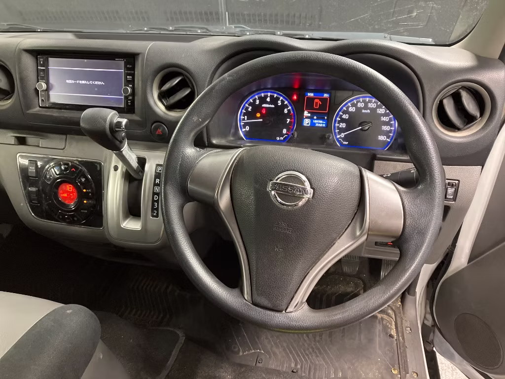 NISSAN NV350 CARAVAN