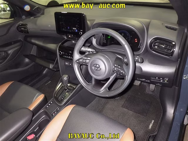 TOYOTA YARIS CROSS