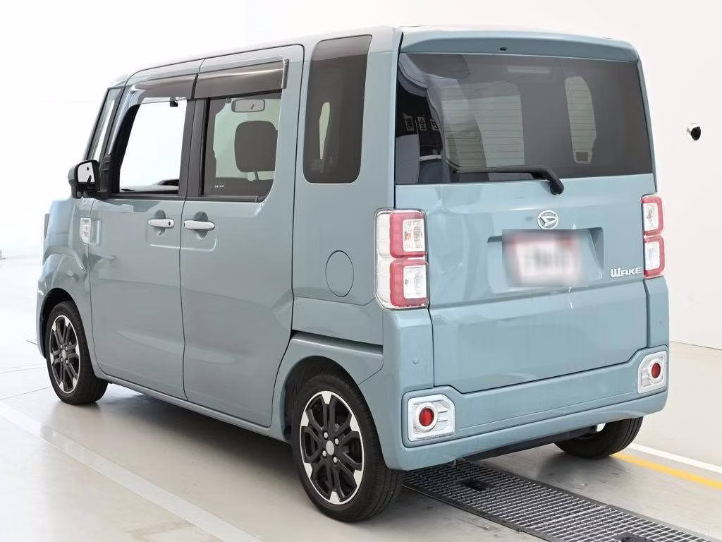 DAIHATSU WAKE