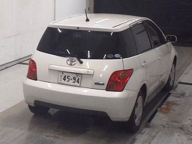 TOYOTA IST