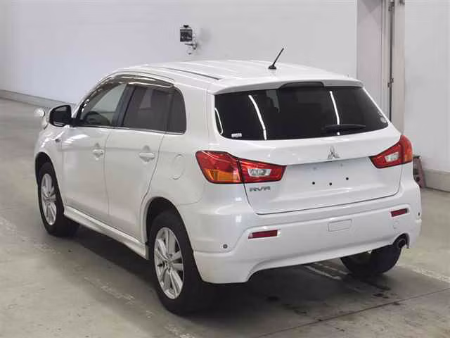 MITSUBISHI RVR