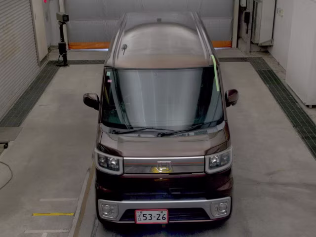 DAIHATSU WAKE