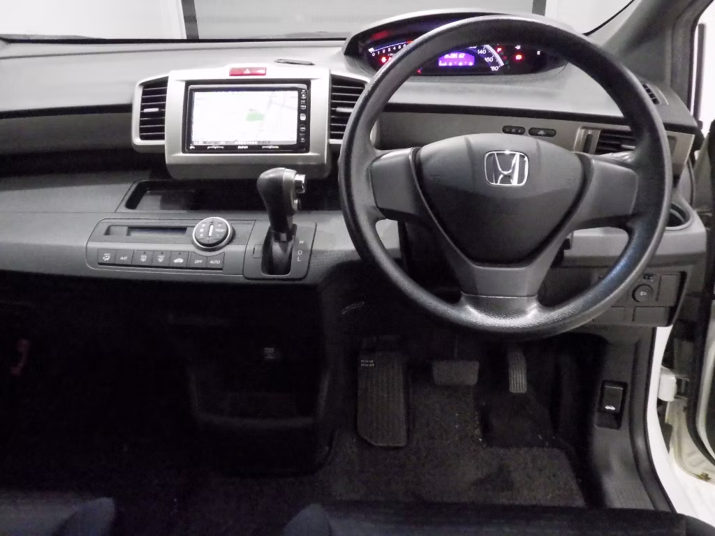 HONDA FREED SPIKE