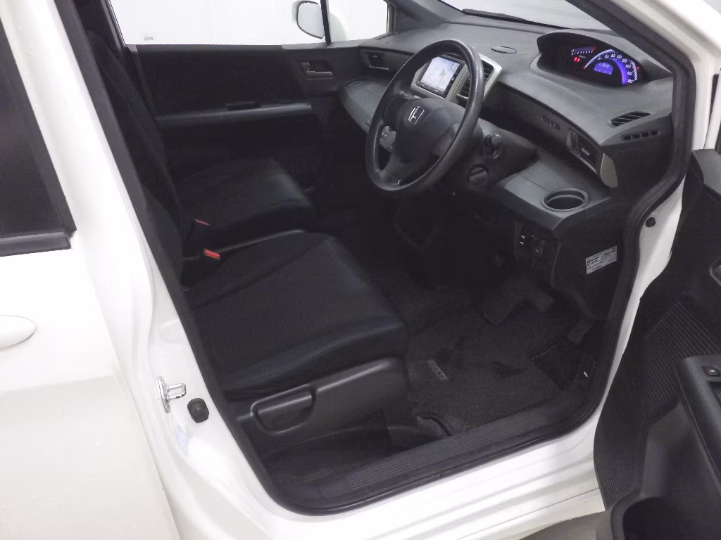 HONDA FREED SPIKE