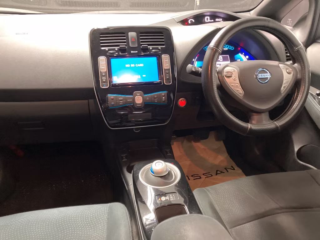 NISSAN LEAF