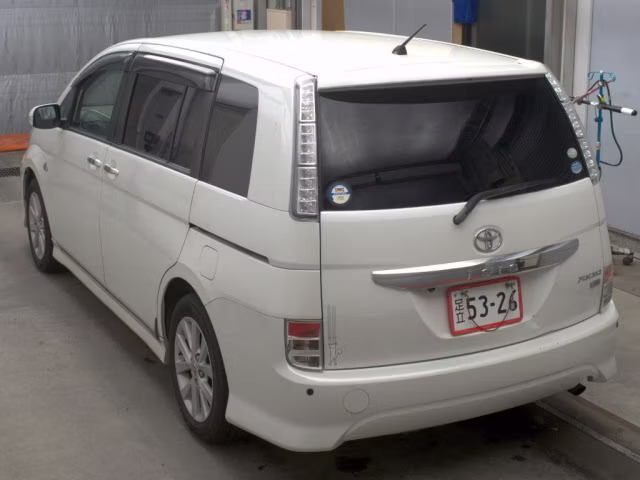 TOYOTA ISIS