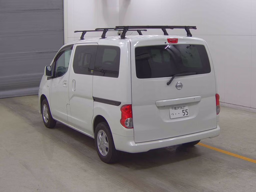 NISSAN NV200