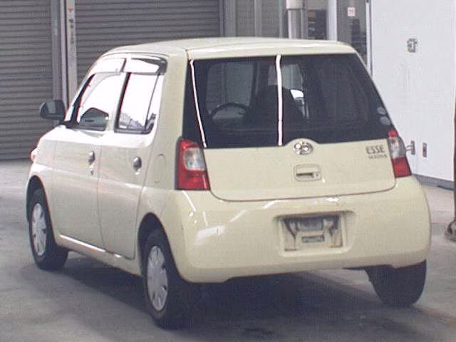 DAIHATSU ESSE