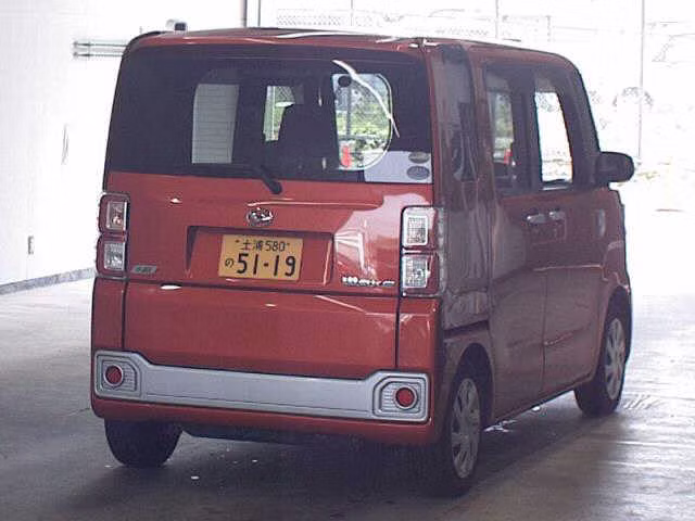 DAIHATSU WAKE