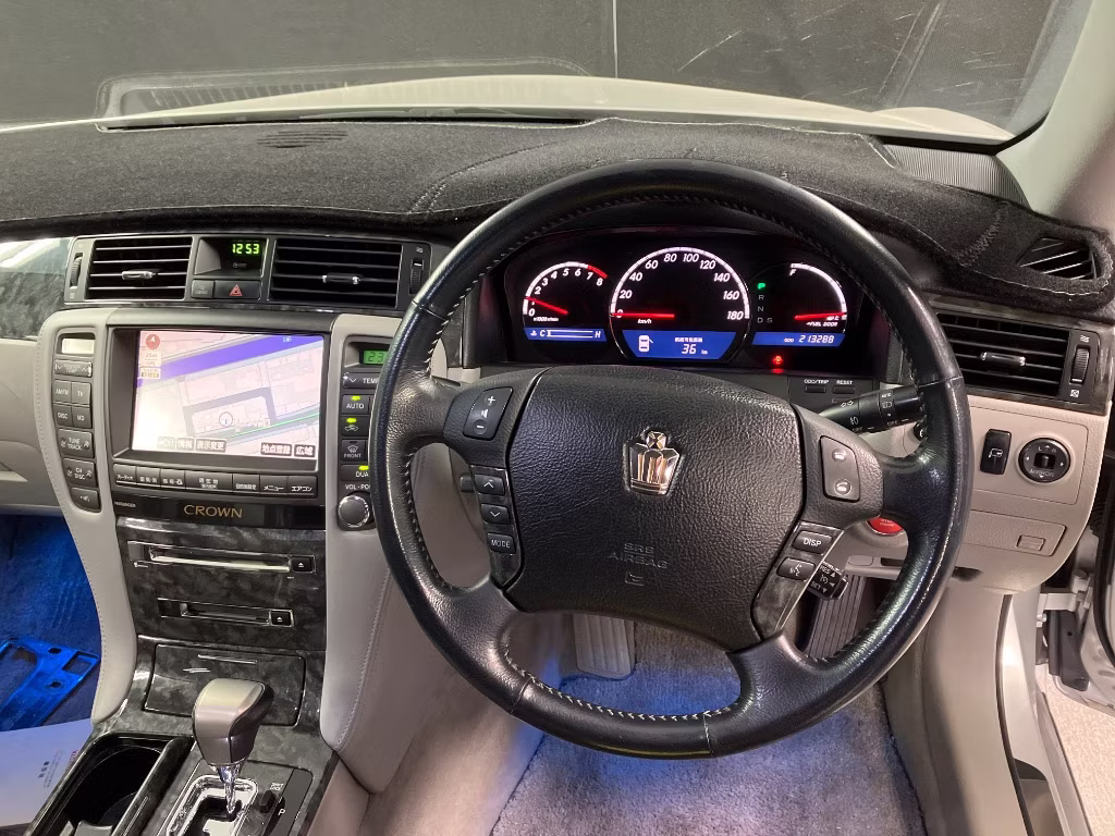 TOYOTA CROWN