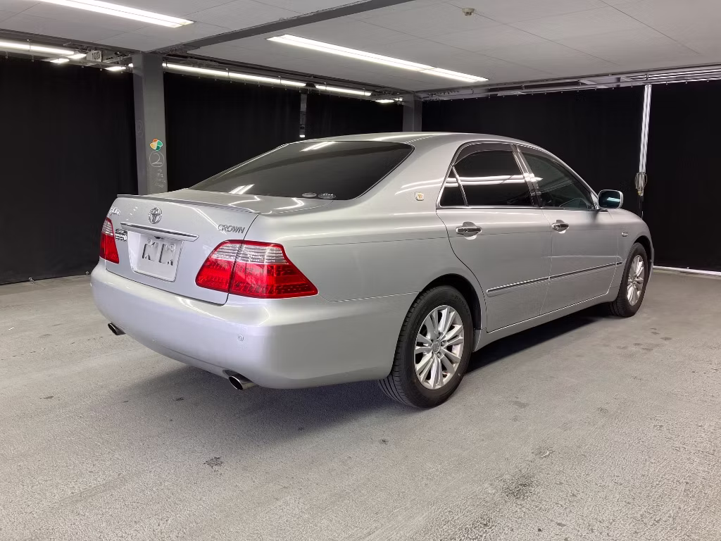 TOYOTA CROWN