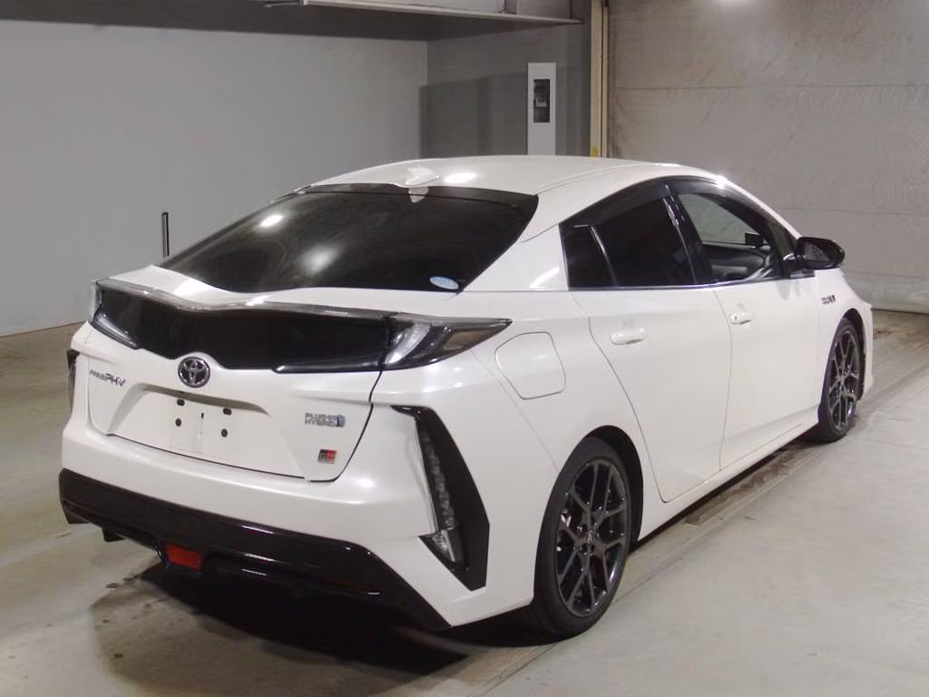 TOYOTA PRIUS PHV