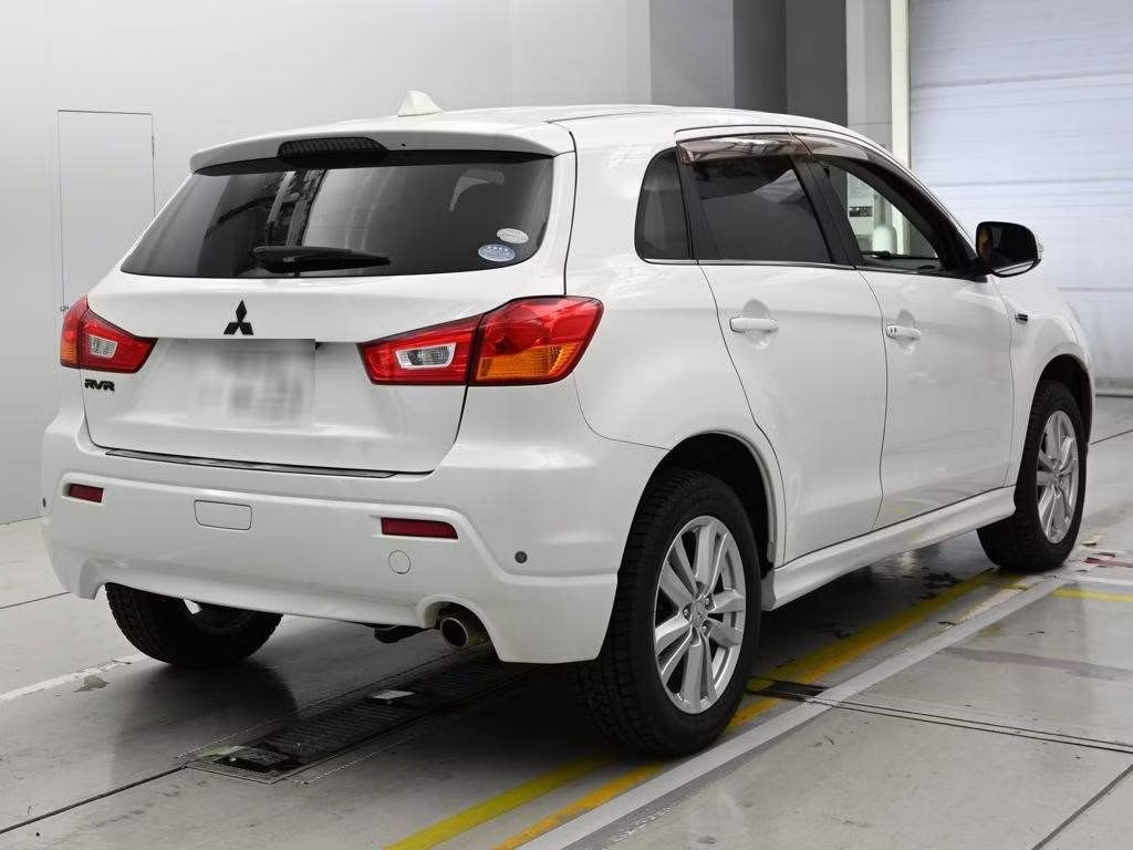 MITSUBISHI RVR