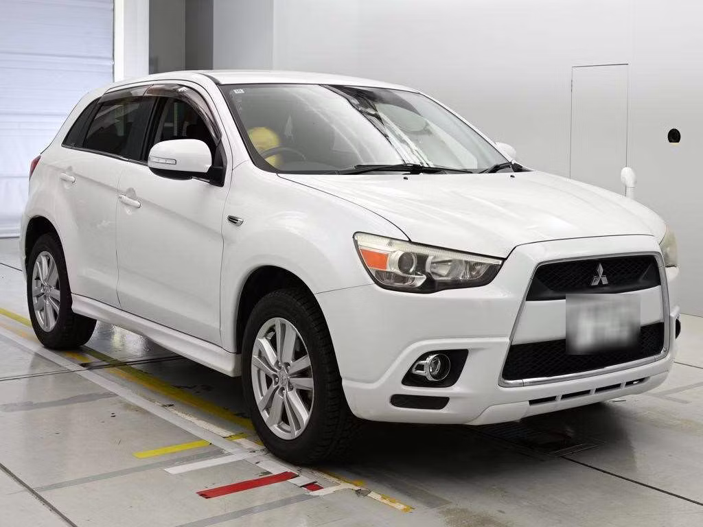 MITSUBISHI RVR