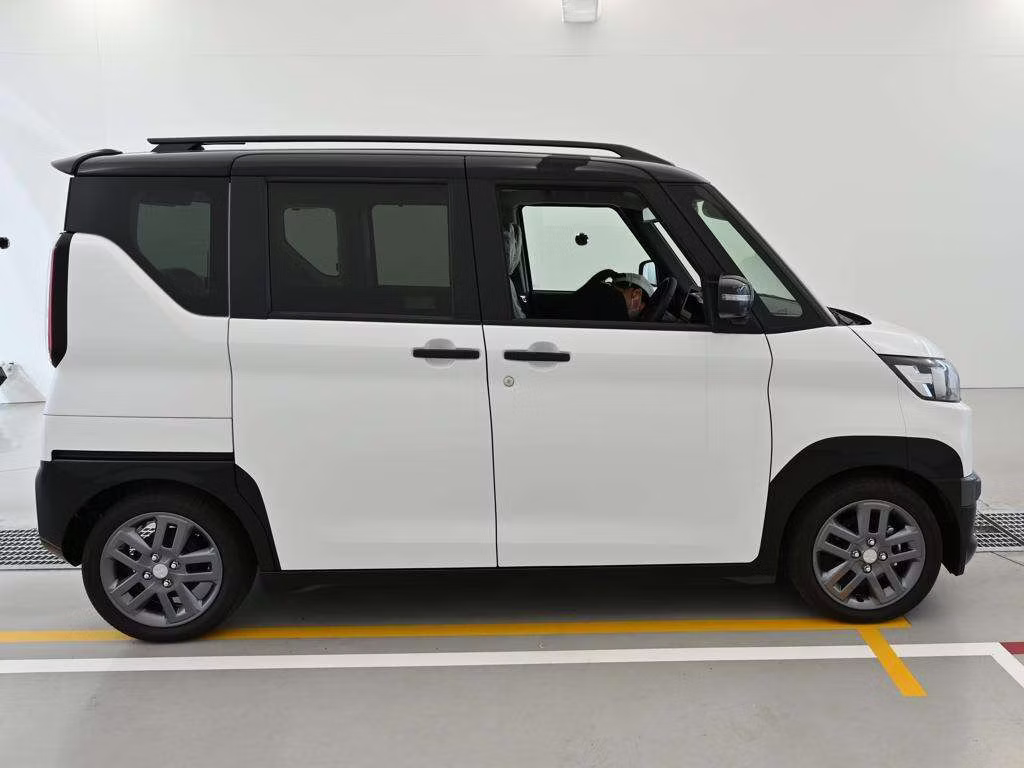 MITSUBISHI DELICA MINI