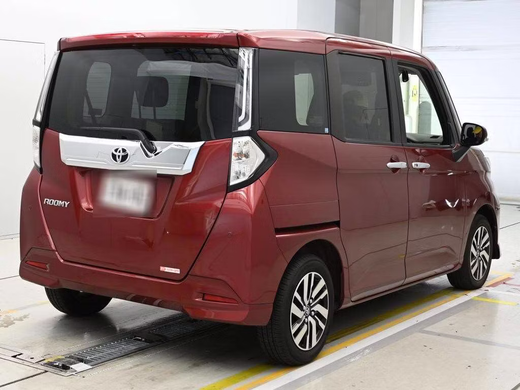 TOYOTA ROOMY