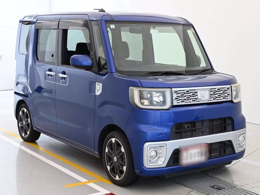 DAIHATSU WAKE