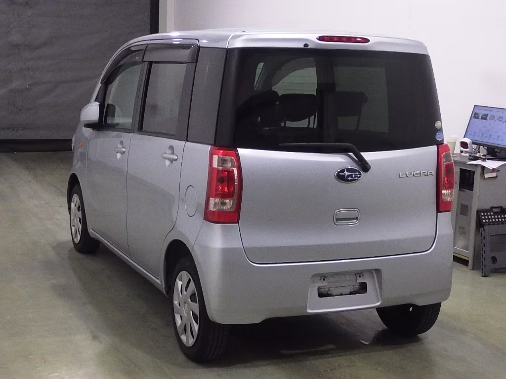 SUBARU LUCRA
