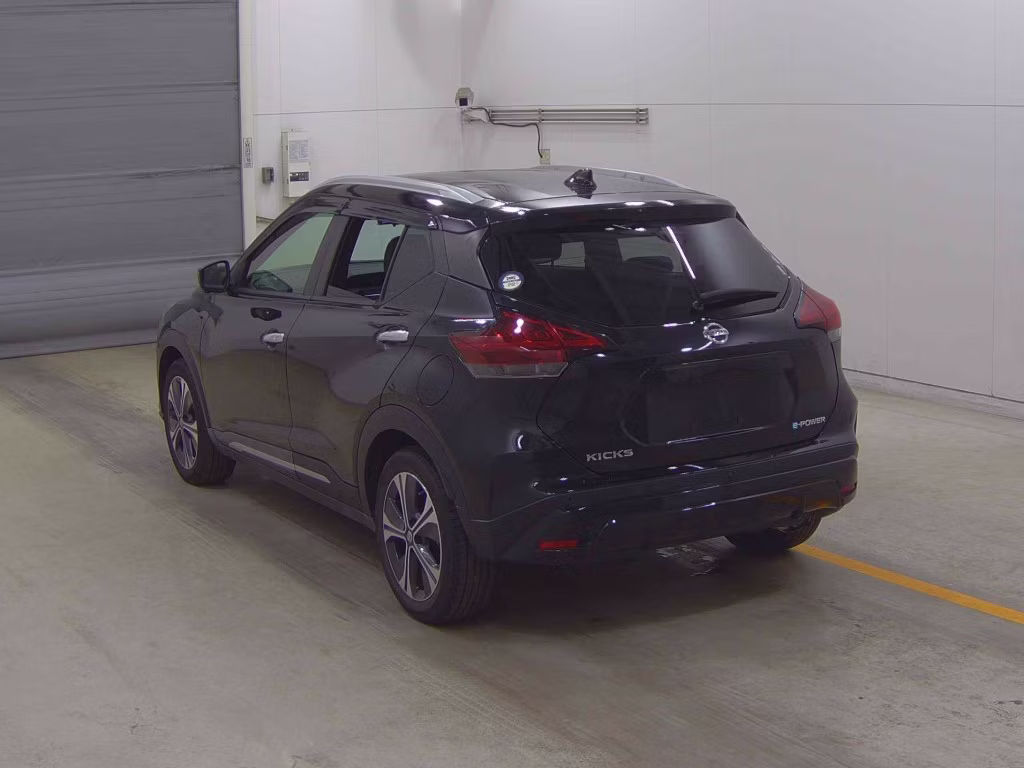 NISSAN KICKS