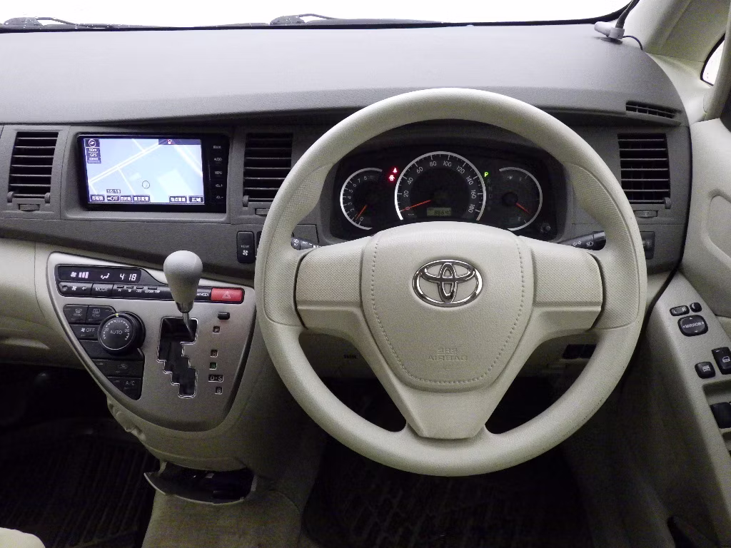 TOYOTA ISIS