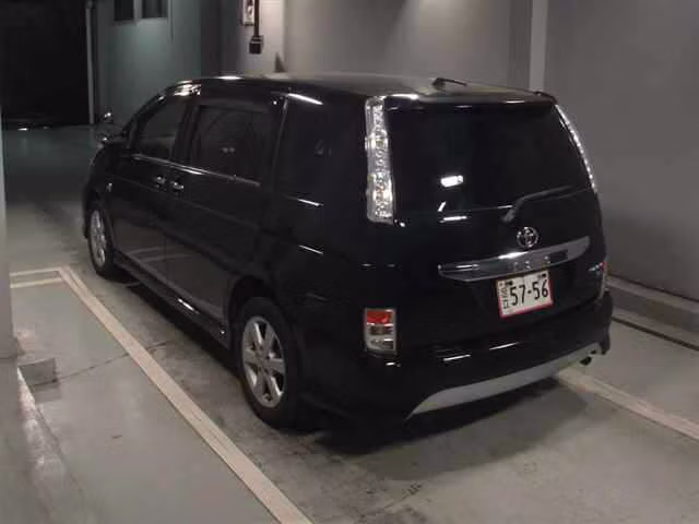TOYOTA ISIS