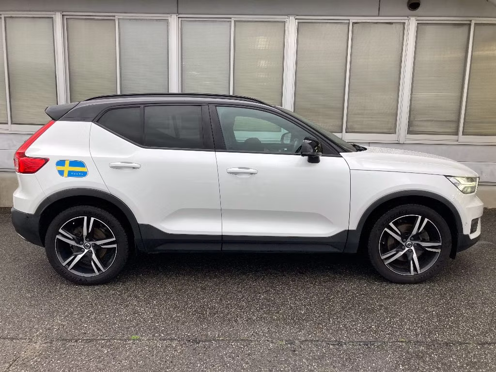 VOLVO XC40
