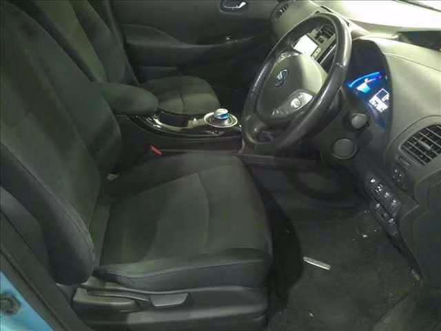 NISSAN LEAF