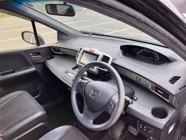 HONDA FREED SPIKE