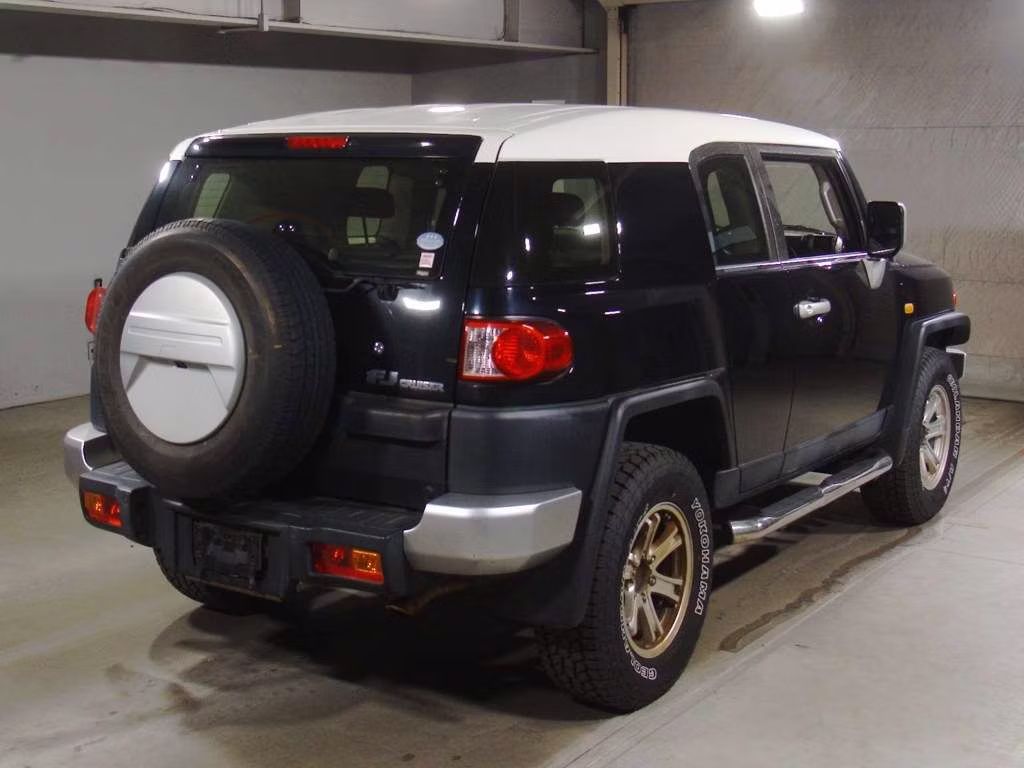 TOYOTA FJ CRUISER