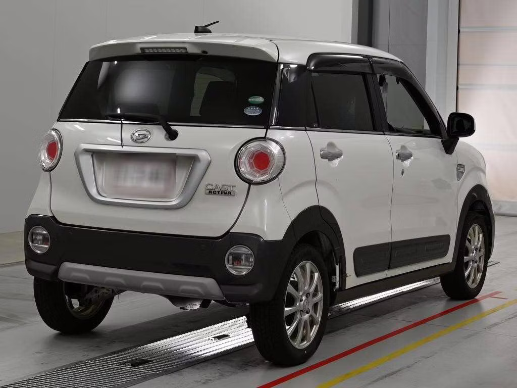 DAIHATSU CAST