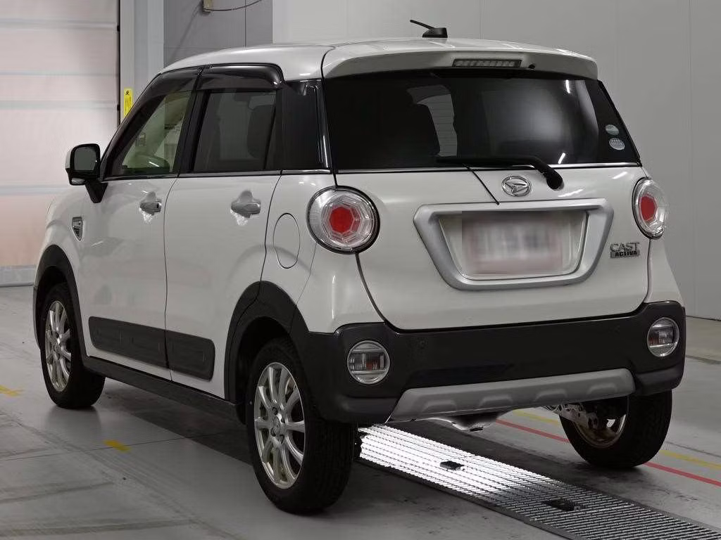 DAIHATSU CAST