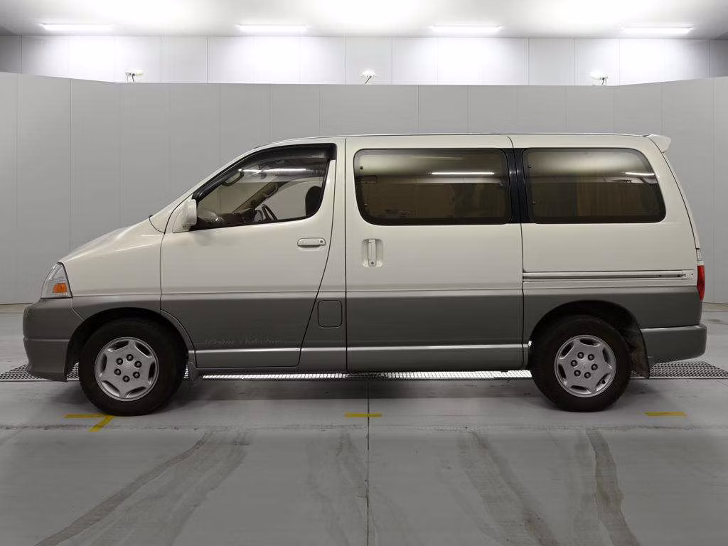 TOYOTA GRAND HIACE