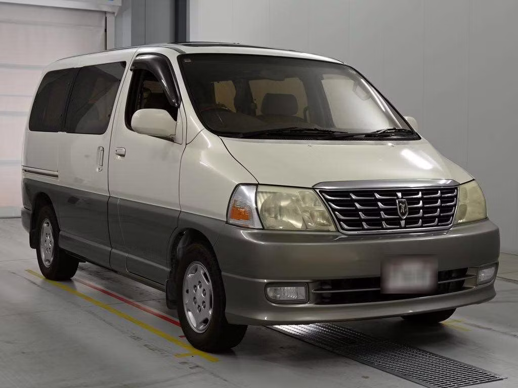TOYOTA GRAND HIACE