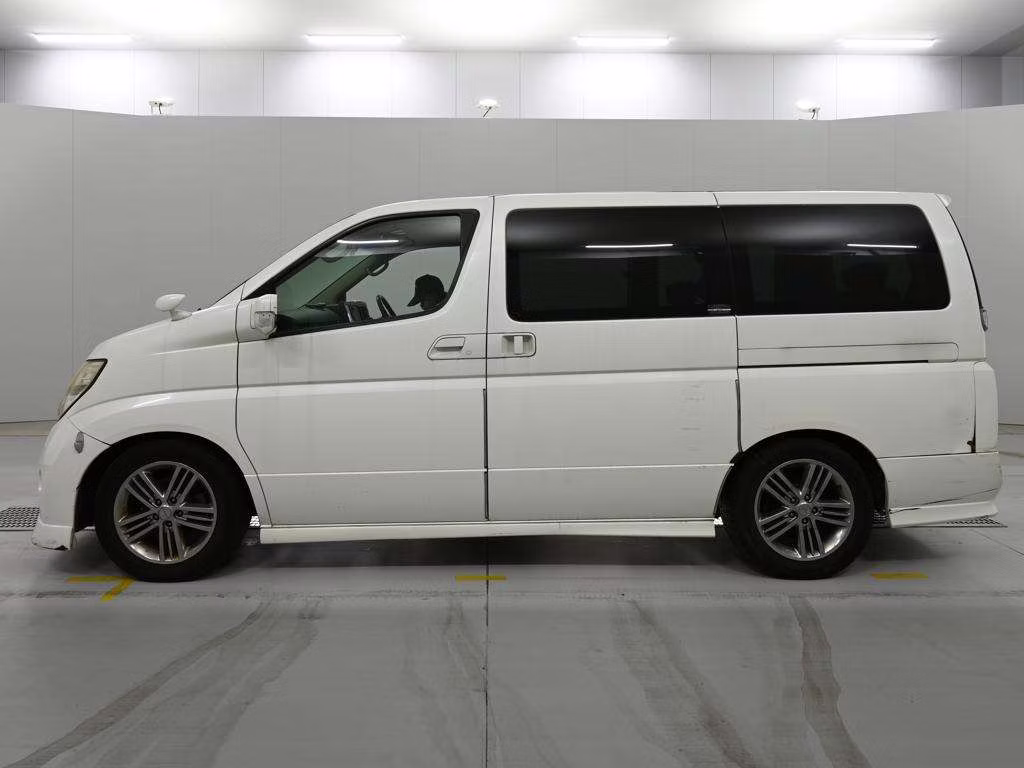 NISSAN ELGRAND