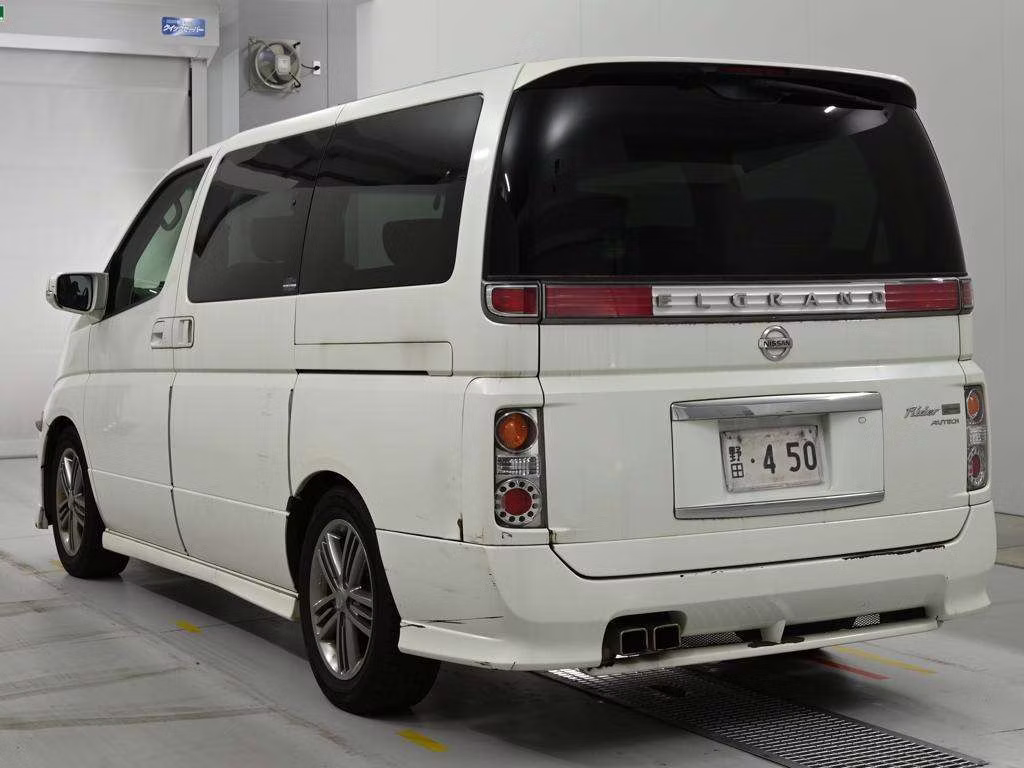 NISSAN ELGRAND