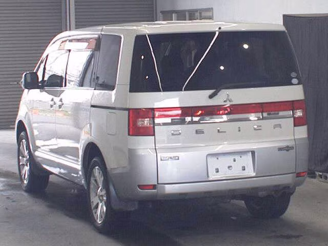MITSUBISHI DELICA D:5